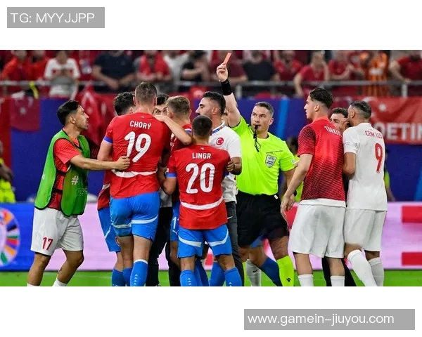 国王杯激战利物浦完胜波尔图争议判罚引发全场热议