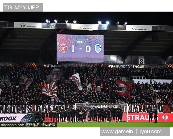 西甲激战巴黎圣日耳曼5-0大胜AC米兰争议判罚引发全场热议