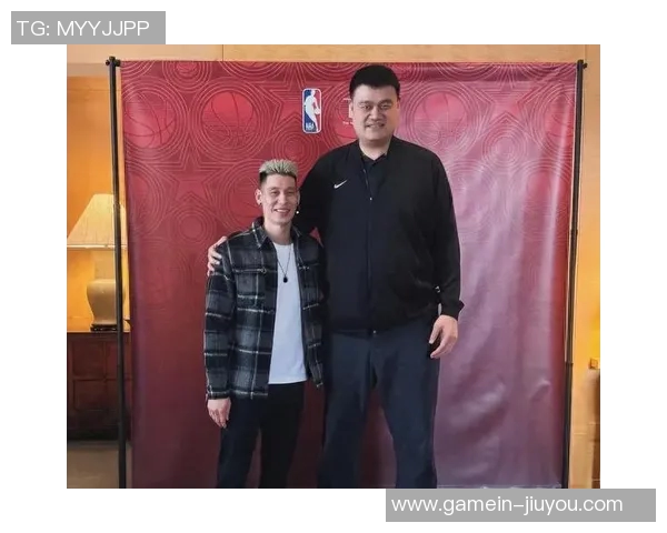 姚明与众多明星合影留念展现友谊与篮球魅力的精彩瞬间