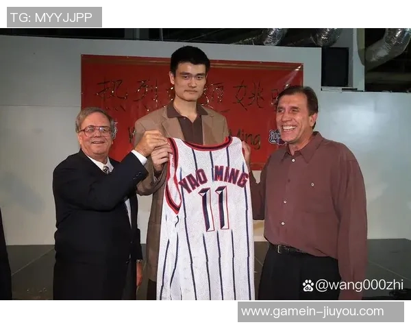 姚明手臂肌肉的力量与优雅展现篮球巨星的独特魅力与运动精神