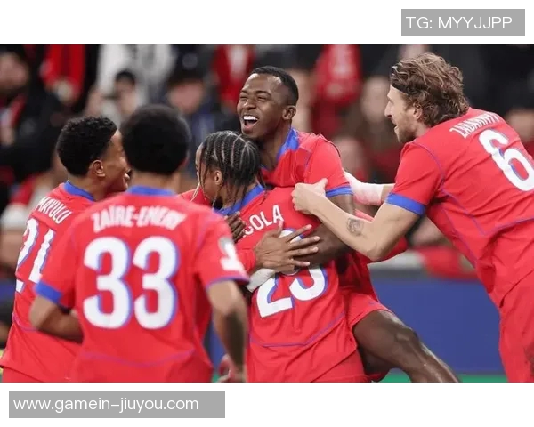 英超激战巴黎圣日耳曼与巴萨1比1平局红牌事件引发全场热议与十大精彩进球回顾