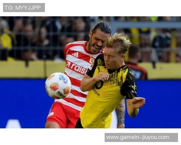 国王杯精彩对决里昂与多特蒙德战平神扑瞬间引发全场热烈反响