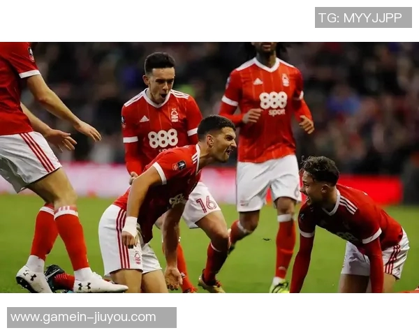 友谊赛精彩回顾：多特蒙德大胜曼联点球争议引发全场热议